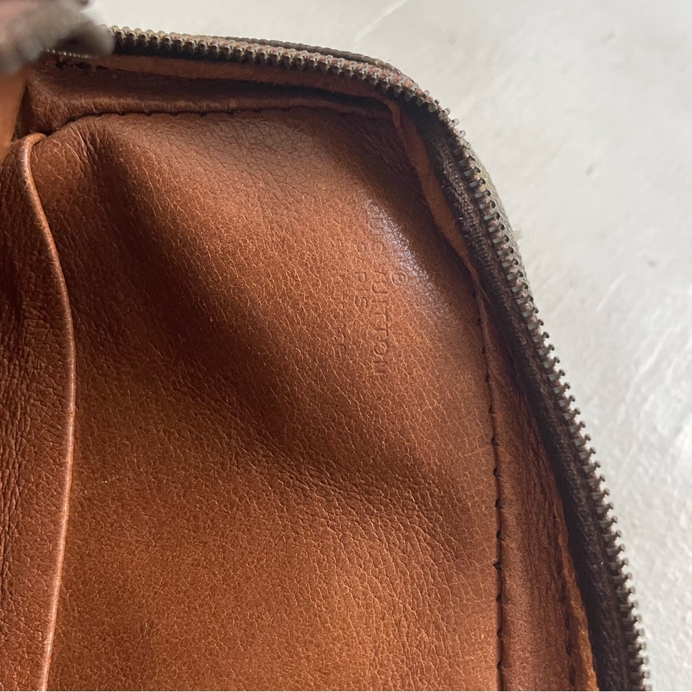 Louis Vuitton Monogram Vintage Amazon Crossbody - Picture 7 of 16